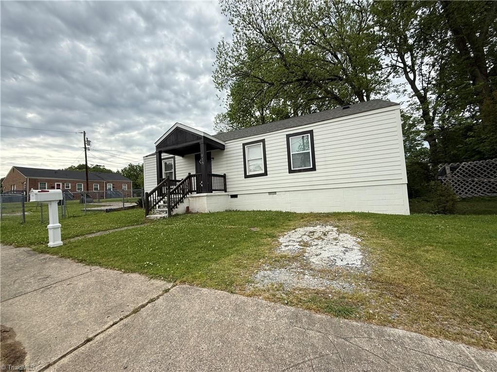 915 E Bragg Street — photo