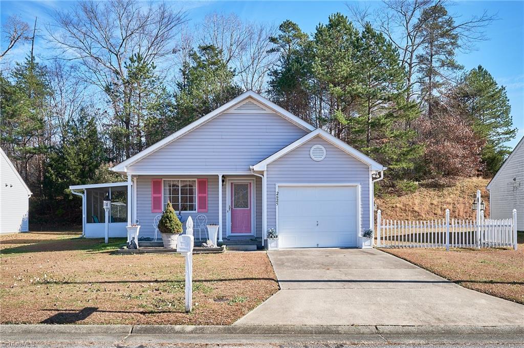 2625 Stratford Lake Road — photo