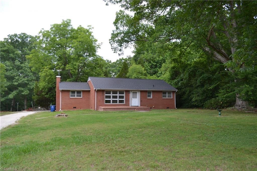 812 Dan Valley Road — photo
