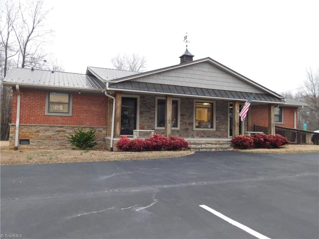 4217 Meadowbrook View Road — photo