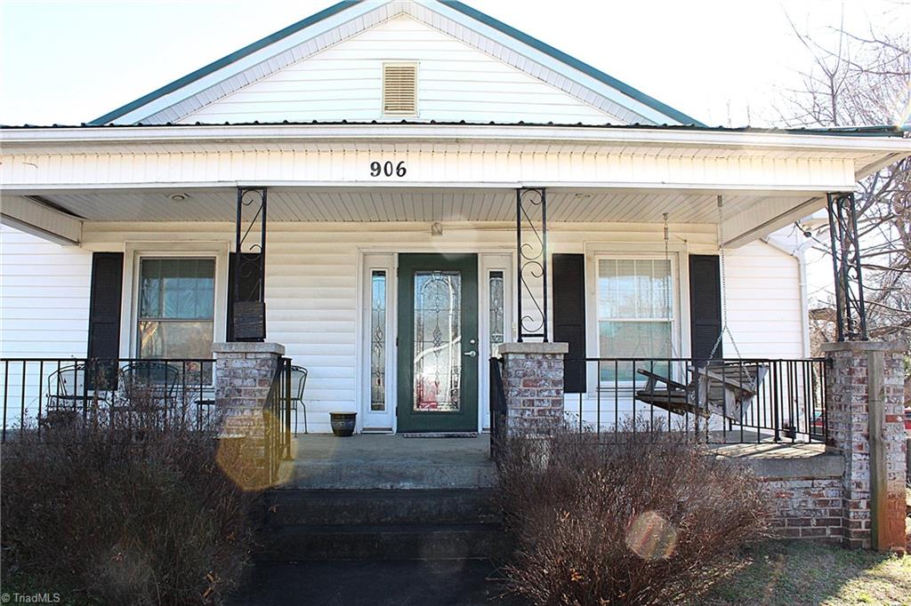 906 S Main Street — photo