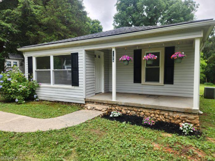 1174 Barkwood Road — photo