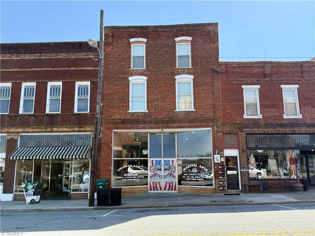 106 E Murphy Street — photo