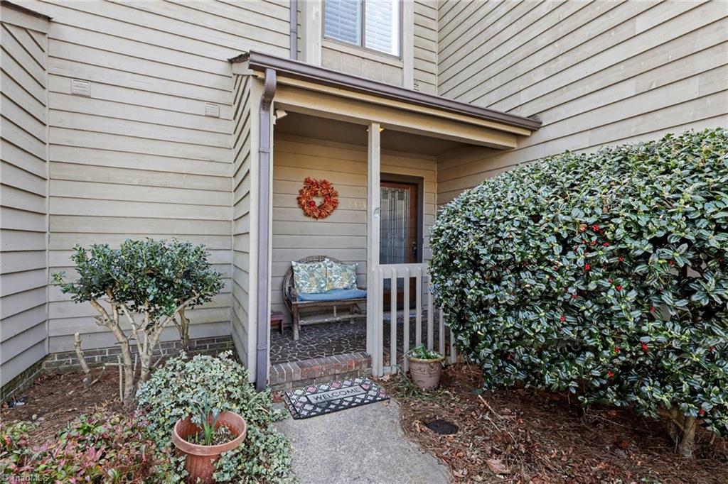 2313 Cypress Court — photo