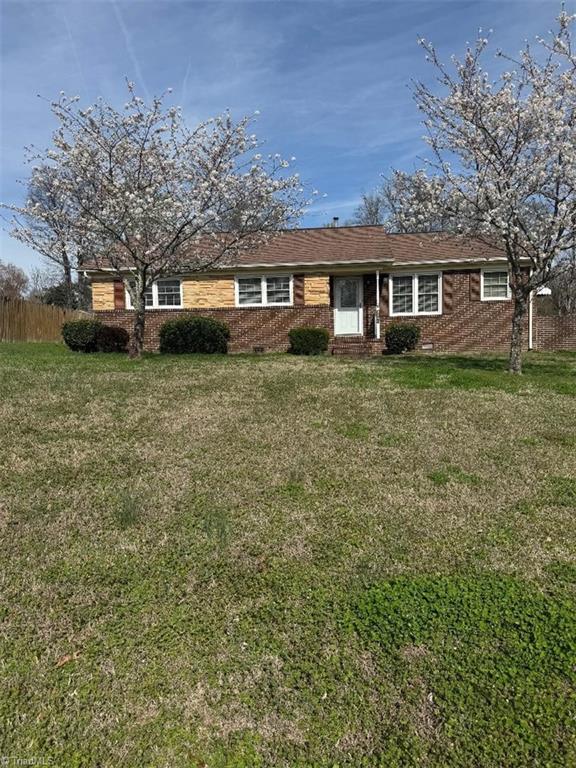 3104 Woodview Drive — photo