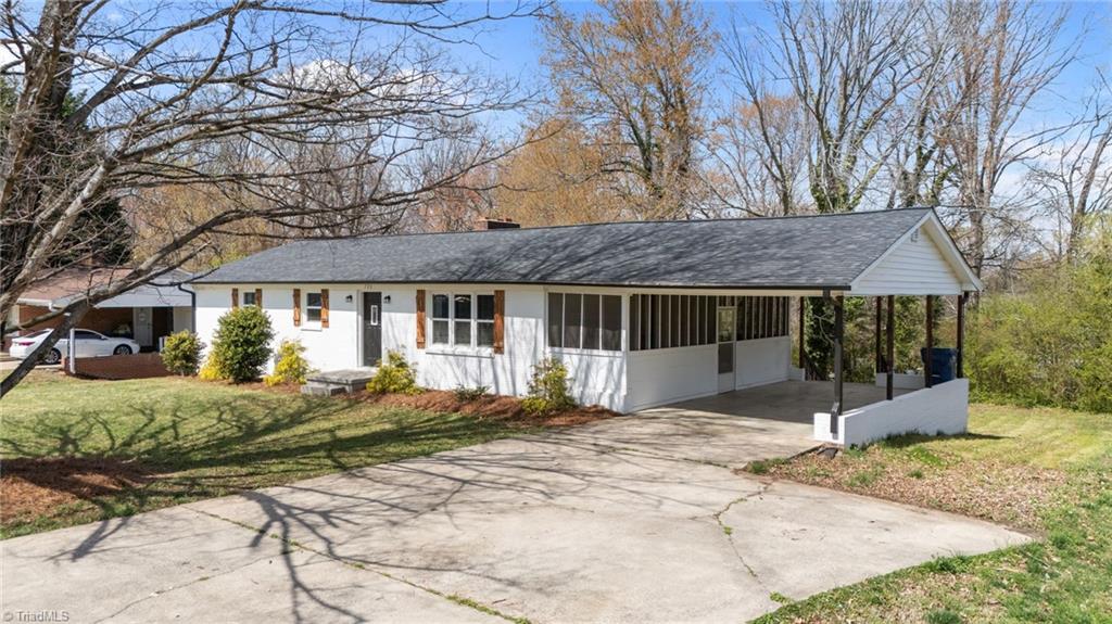 735 Hallmark Drive — photo