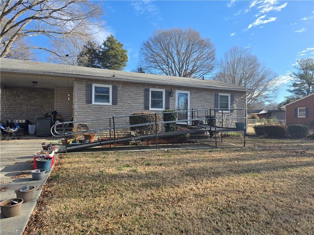 499 Raymond Street — photo