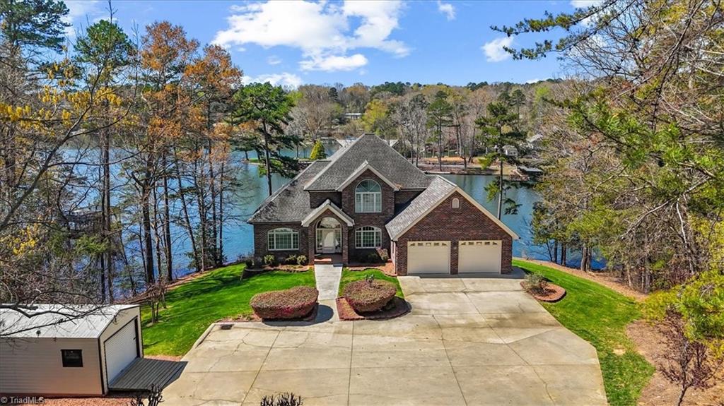 704 Shoreline Drive — photo
