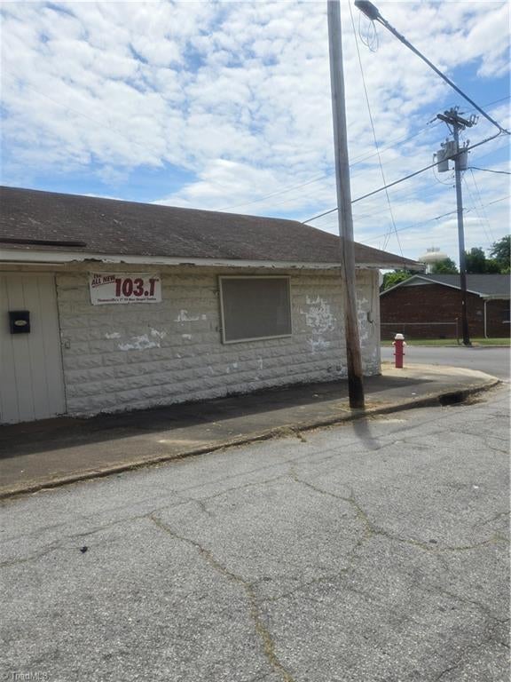 127 College Street — photo