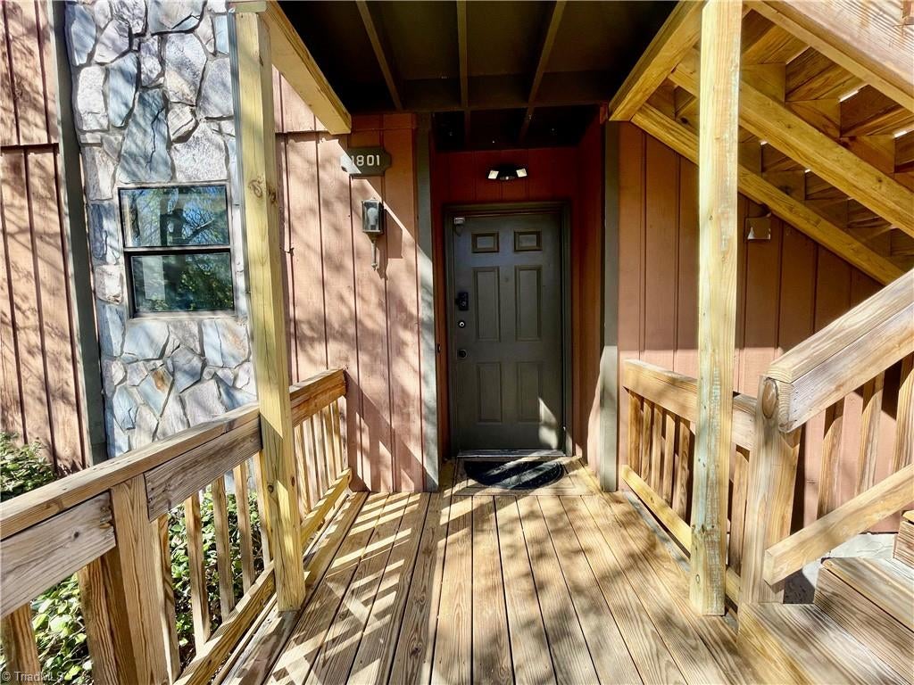 1801 Aspen Way — photo