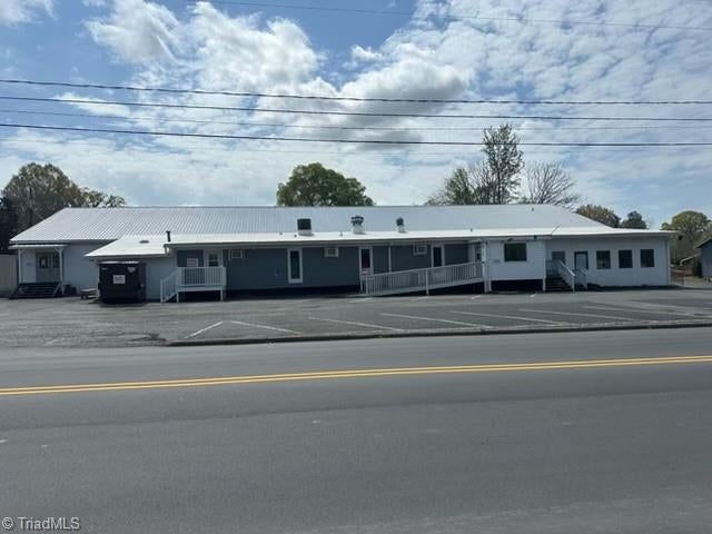 58 Peacock Avenue — photo
