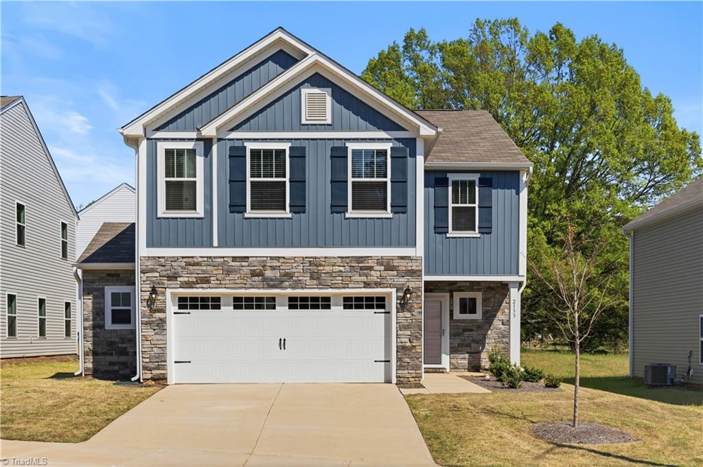 2133 Gatehouse Knoll Drive — photo
