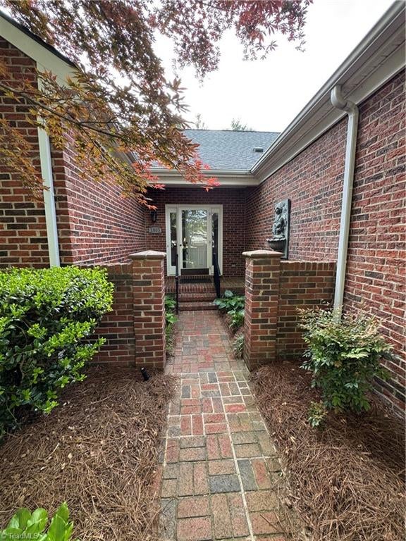 1805 Country Club Drive — photo