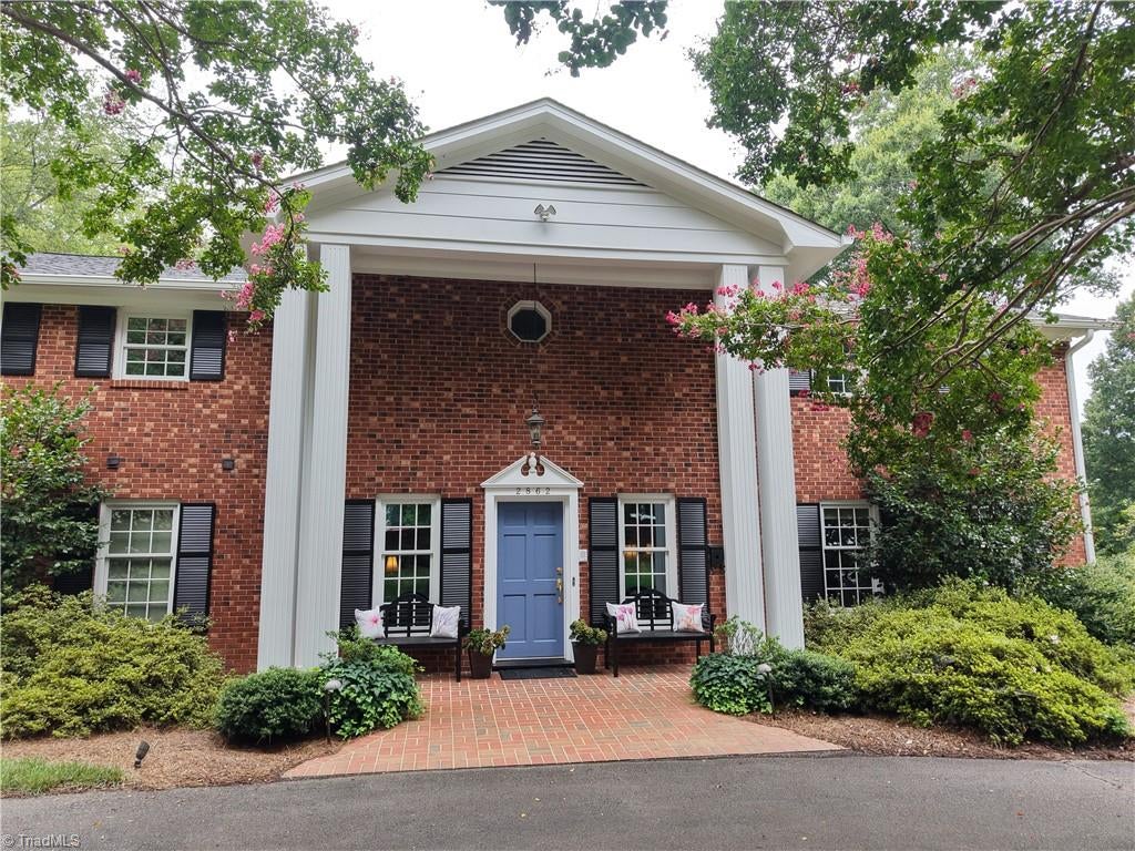 2862 Robinhood Road — photo