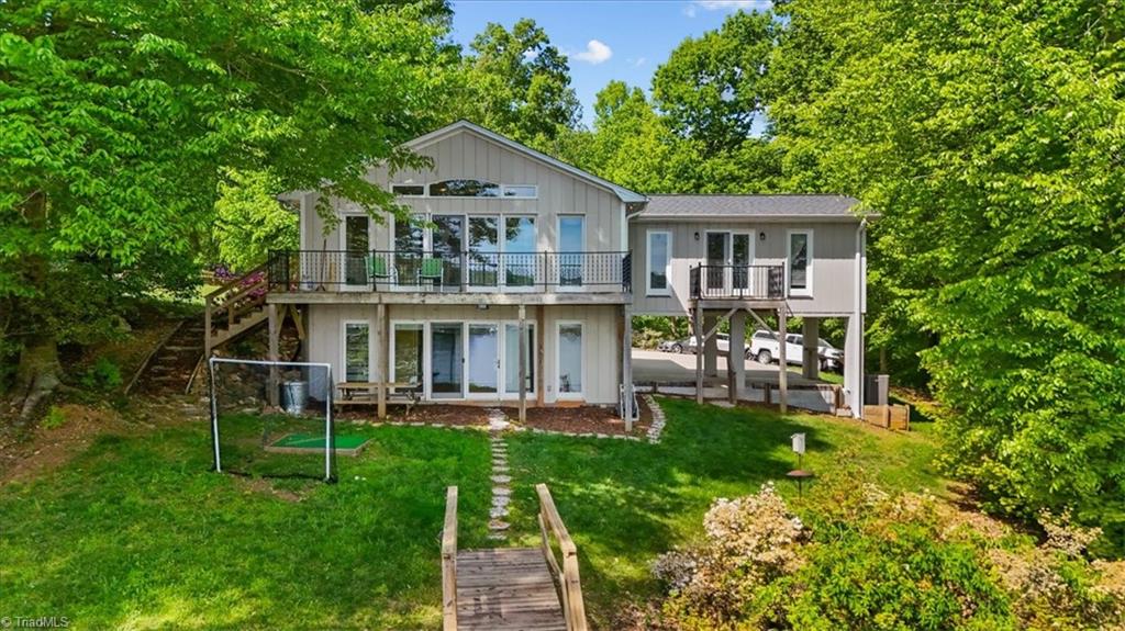 330 Hillview Drive — photo
