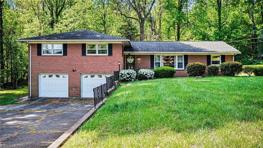 405 Mayfair Drive — photo