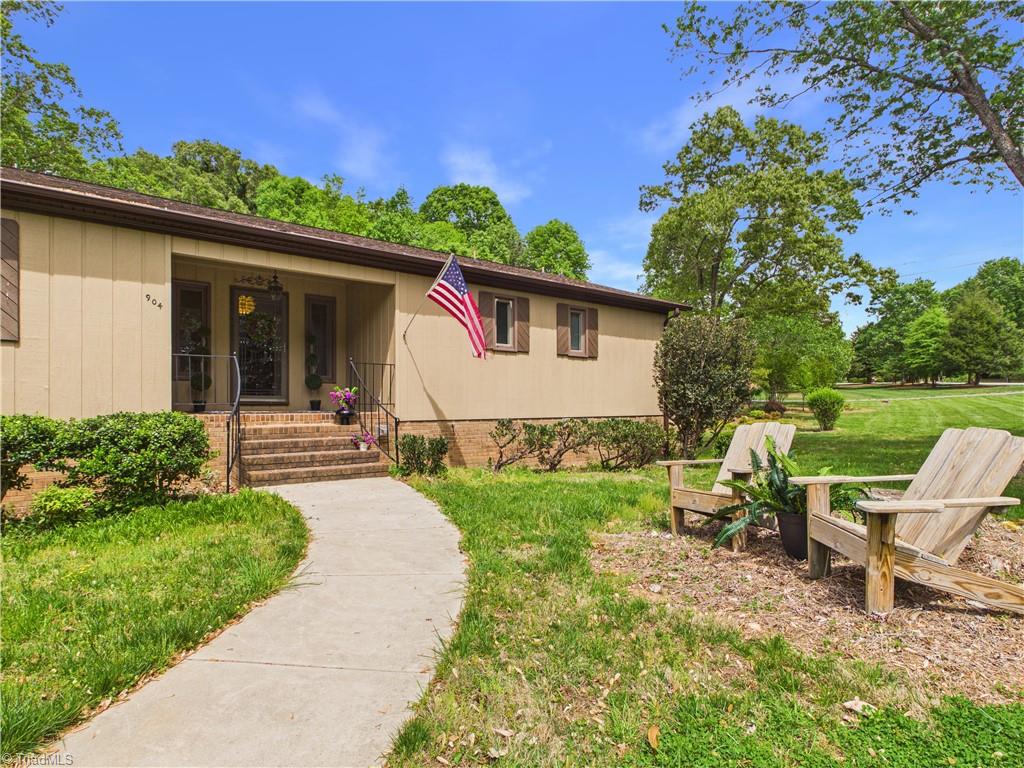 904 Fairidge Drive — photo
