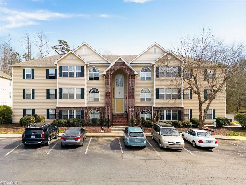 323 Ivy Glen Court — photo