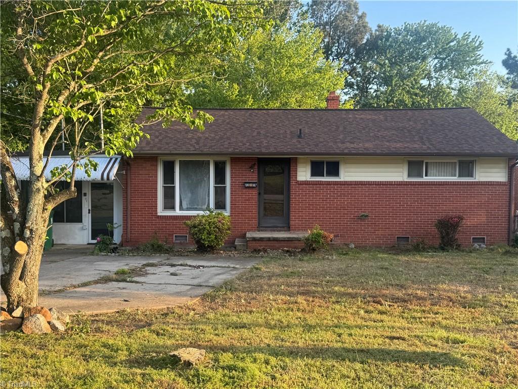 2114 Friends Avenue, High Point, NC 27260 — photo 2