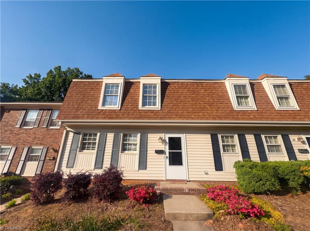 3229 Regents Park Lane D — photo