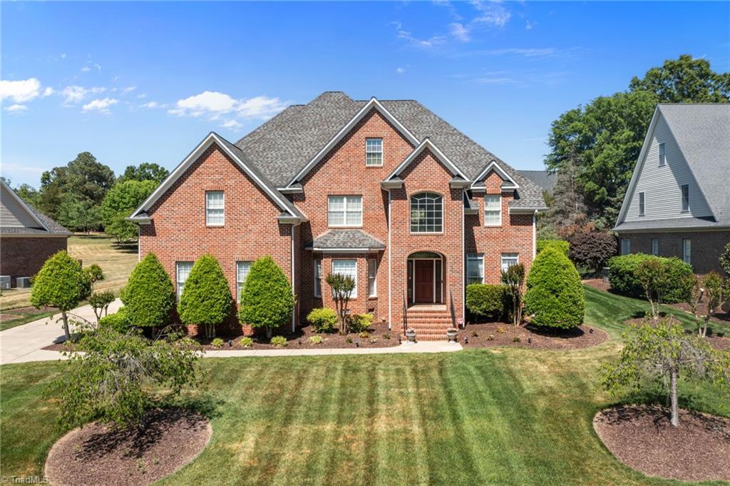 736 Meadowood Drive — photo
