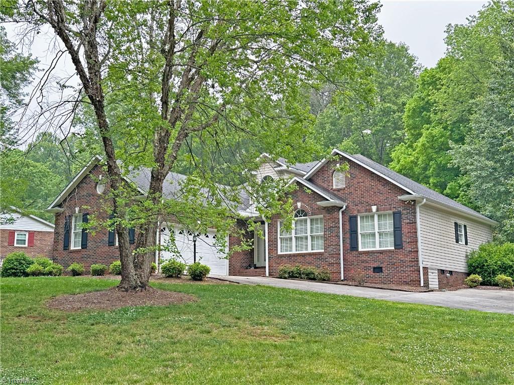 136 Valleybrook Drive — photo