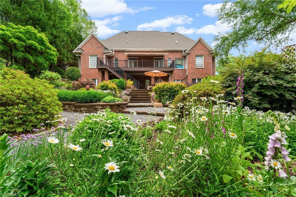 247 James Way — photo