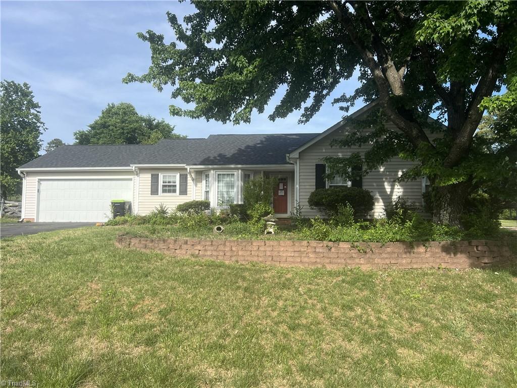 165 River Crest Court — photo