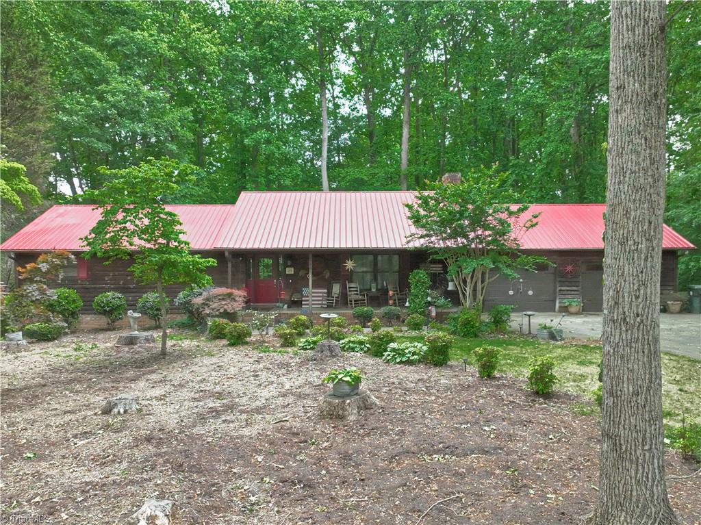 859 Lakeview Drive — photo