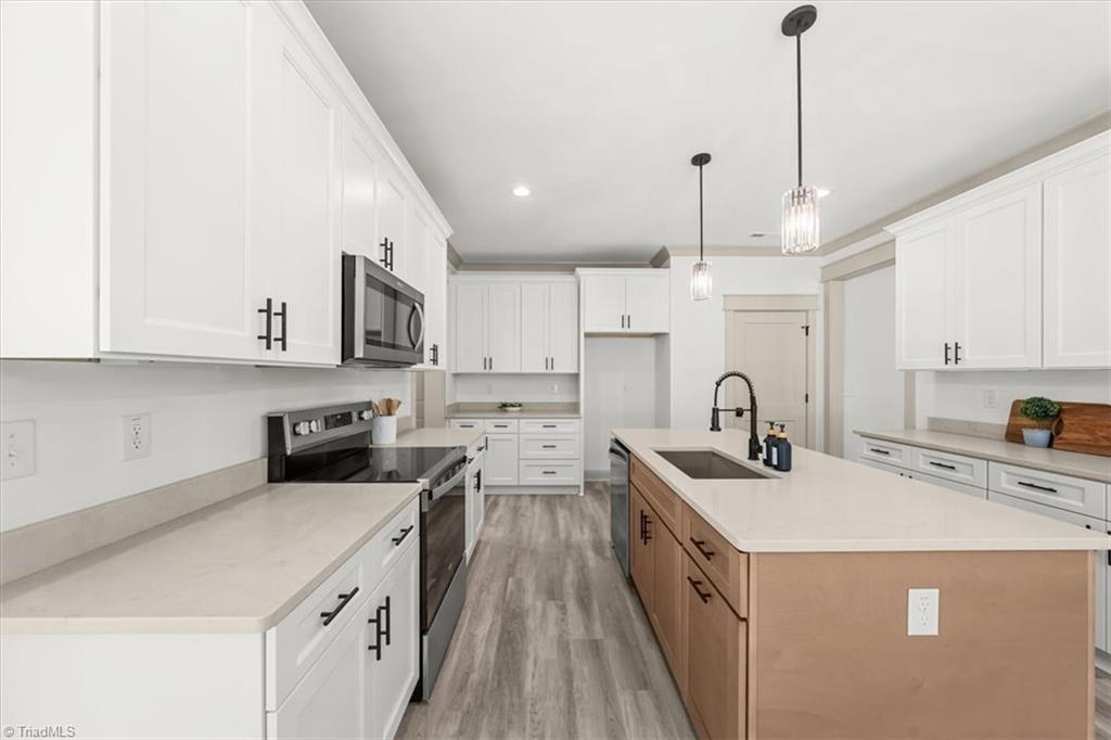 2410 Sedalia Drive — photo