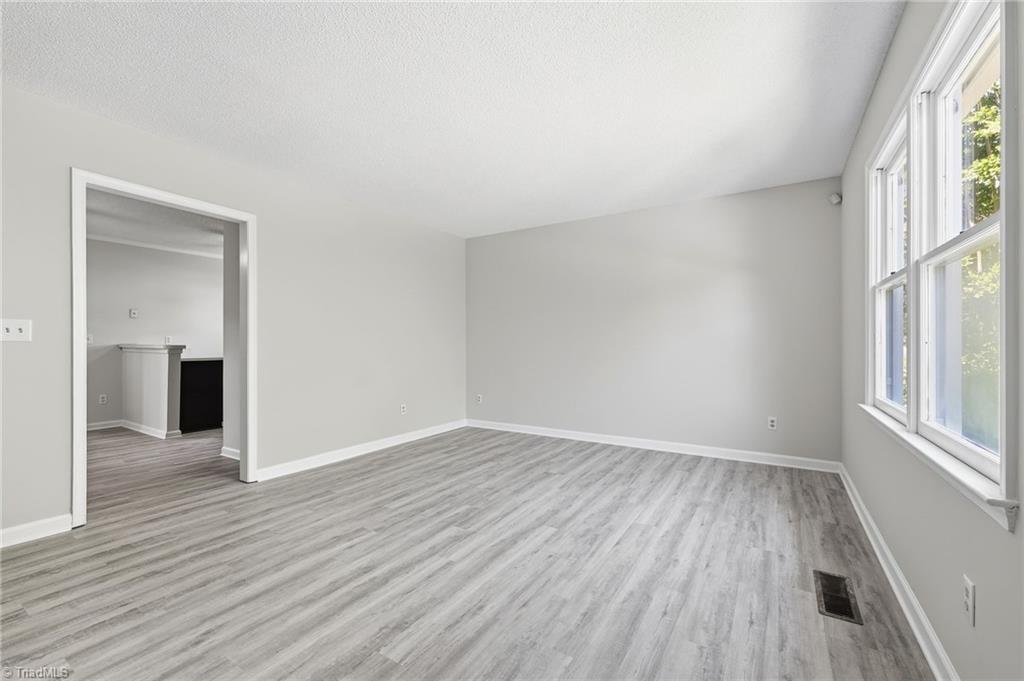 3319 Argyle Lane — photo