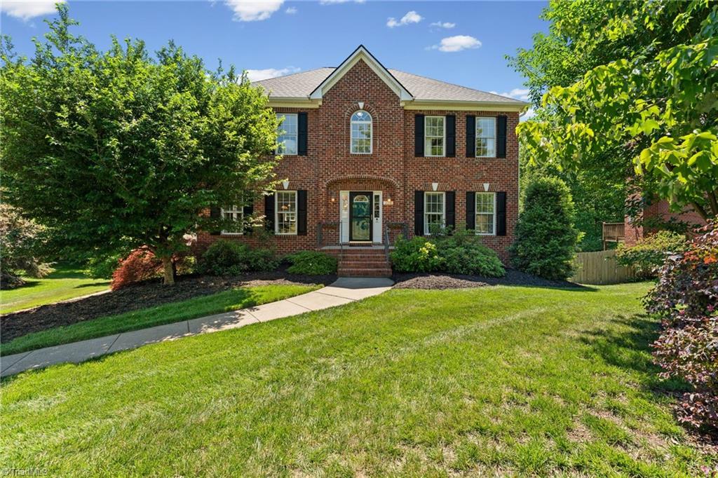 220 Lake Dale Court — photo