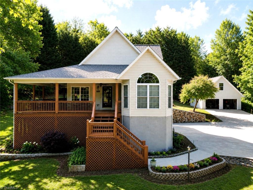 2472 Hamby Mountain Road — photo