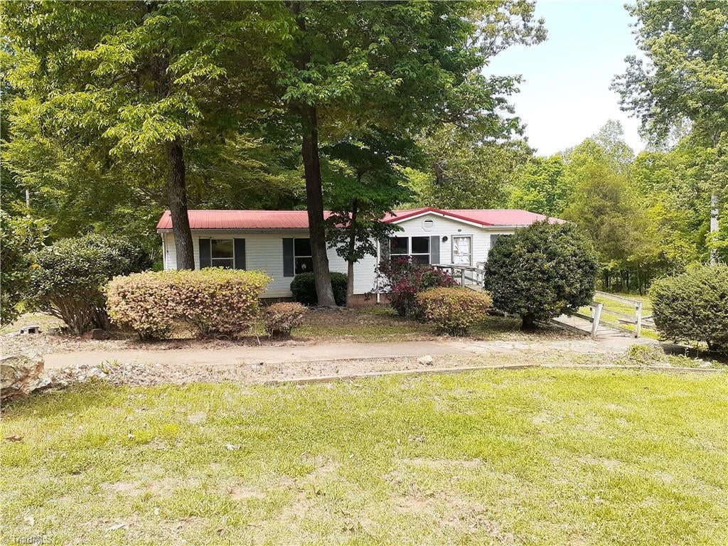 142 Hope Lane — photo