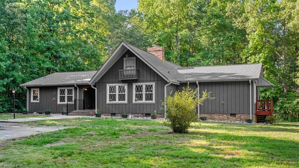 6401 Staffordshire Drive — photo