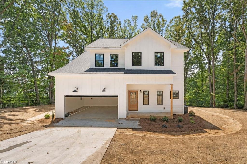 4728 Spitfire Lane — photo