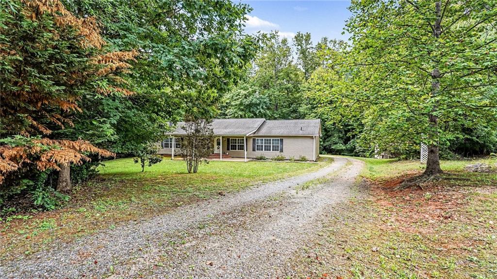 226 Greystone Drive — photo