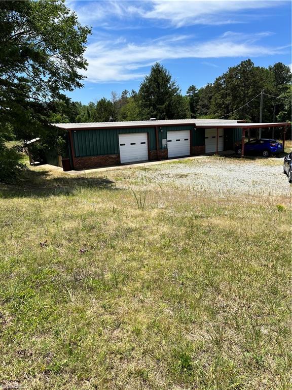 520 Commercial Boulevard — photo