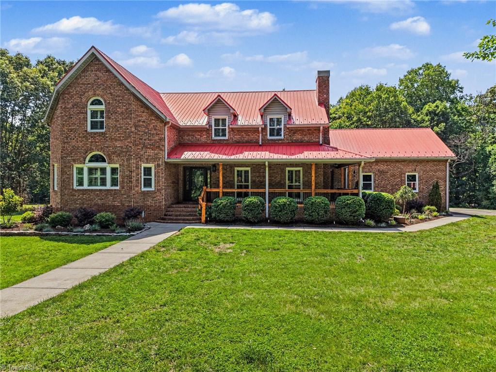 3190 Macbrandon Lane — photo