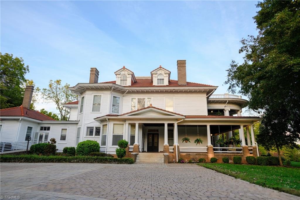 1700 Richardson Drive — photo
