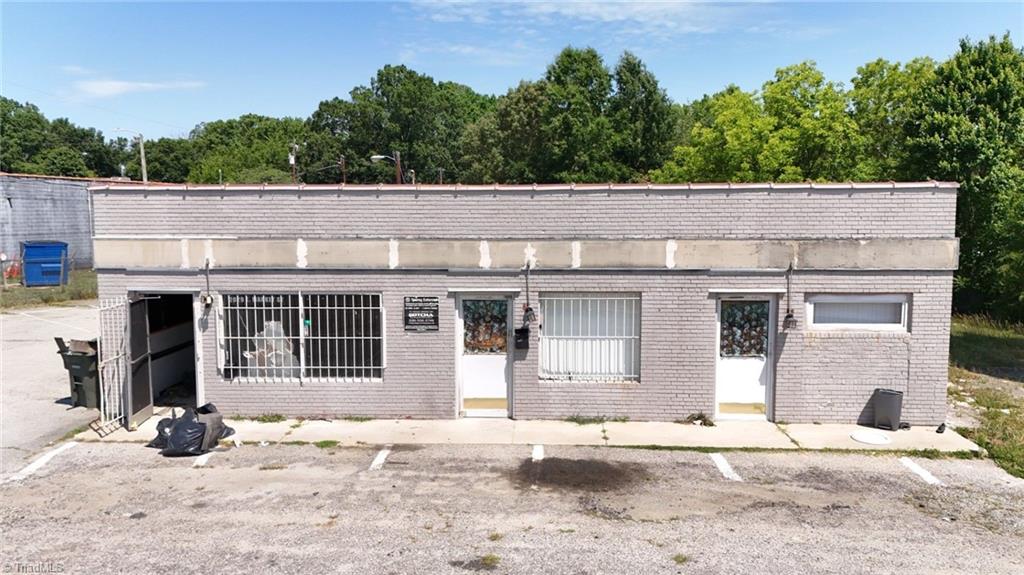 2029 E Market Street — photo
