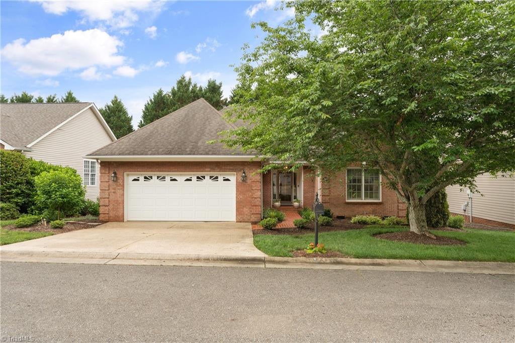 233 Brooks Landing Drive — photo