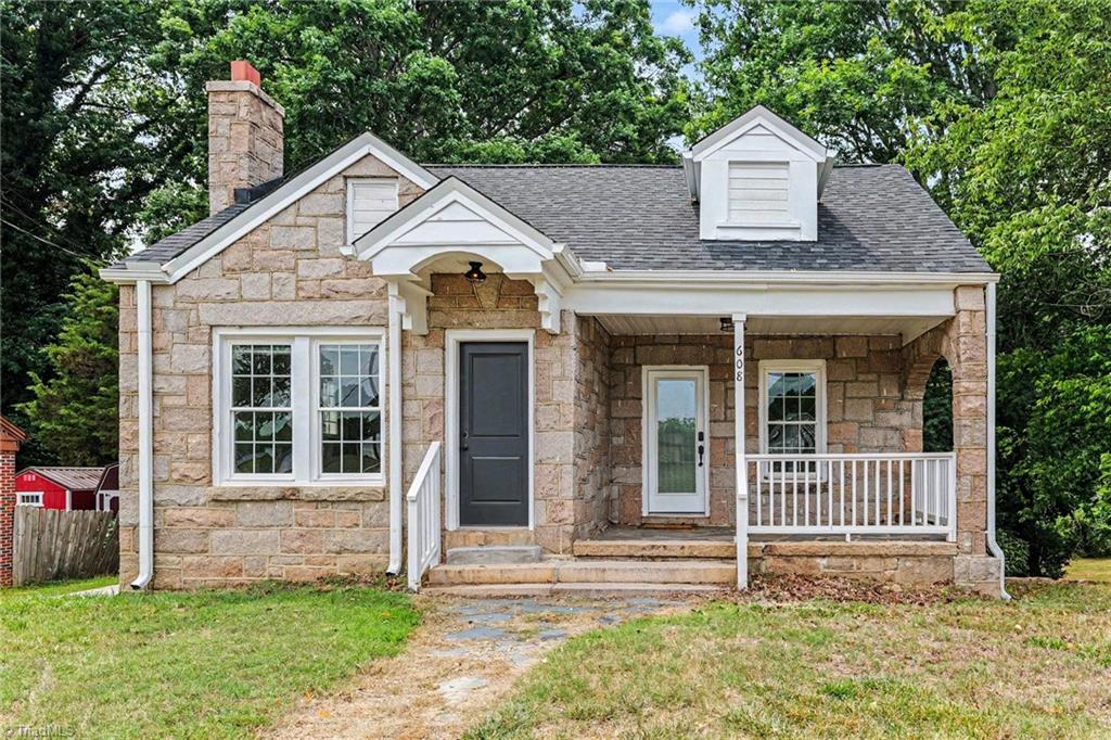 608 Roach Street — photo