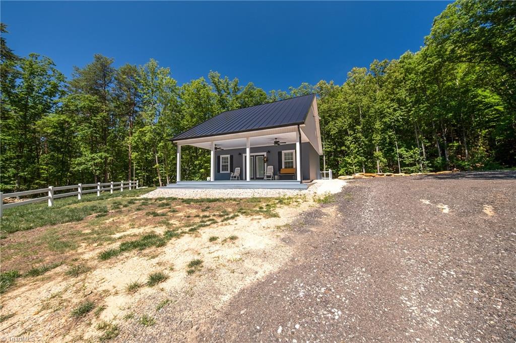 1325 Doyle Cromer Road — photo
