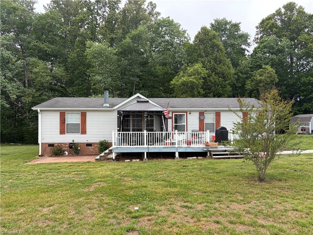 1090 Chestnut Grove Road — photo