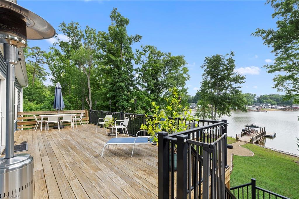 645 Riverside Drive — photo