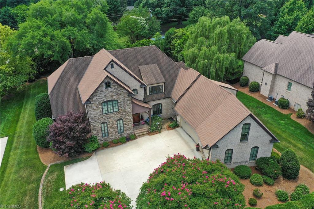 310 James Way — photo