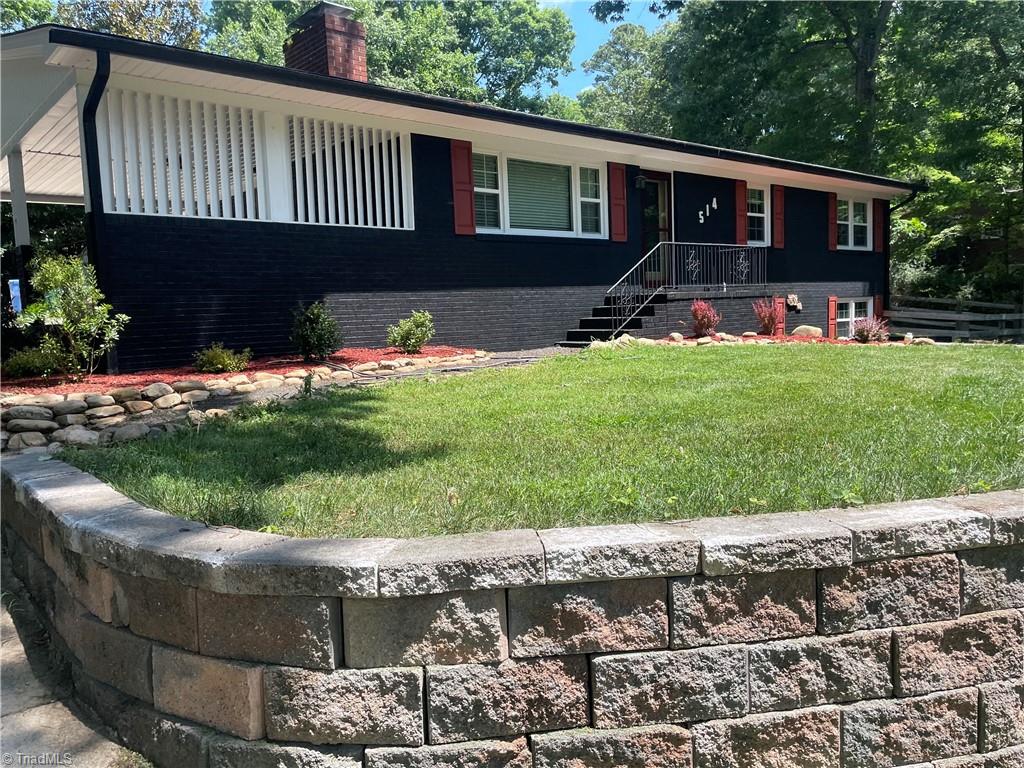 514 Crestview Drive — photo