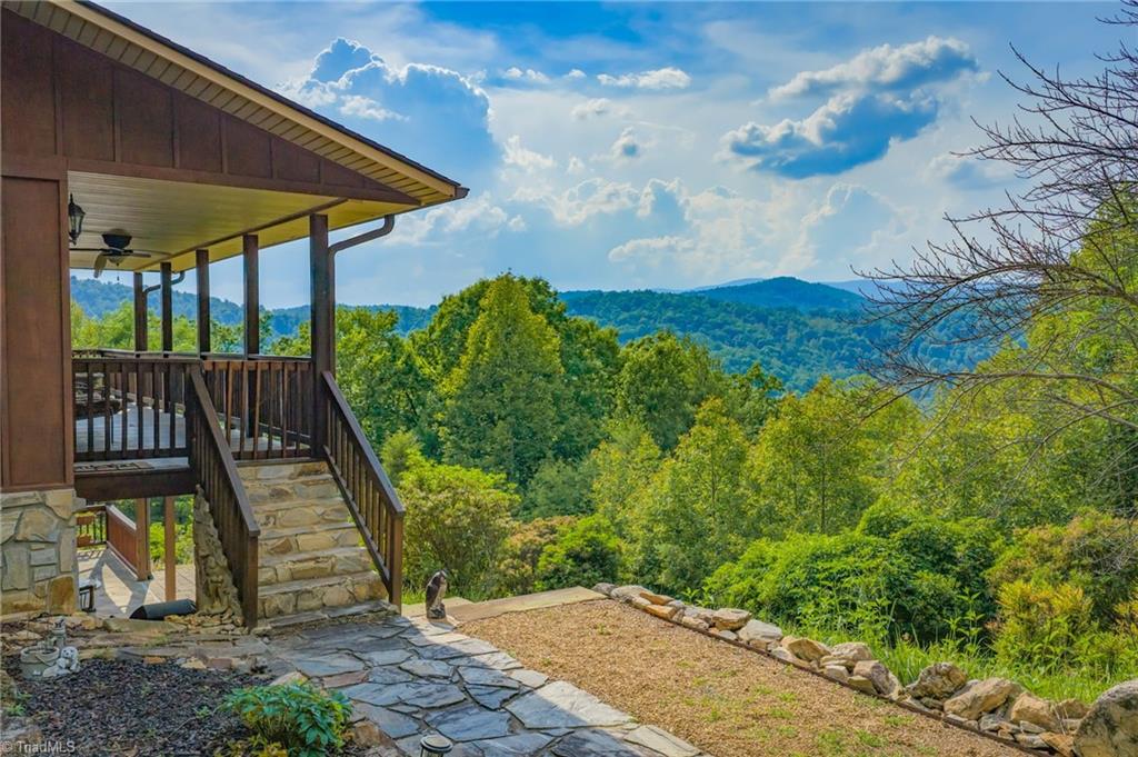 605 Valley View Drive — photo