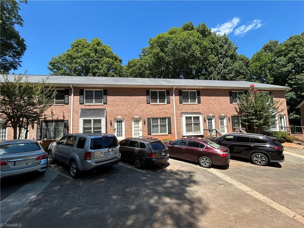 1439 King Charles Drive — photo